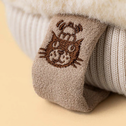 Amuseables Fitswell Mitten by Jellycat