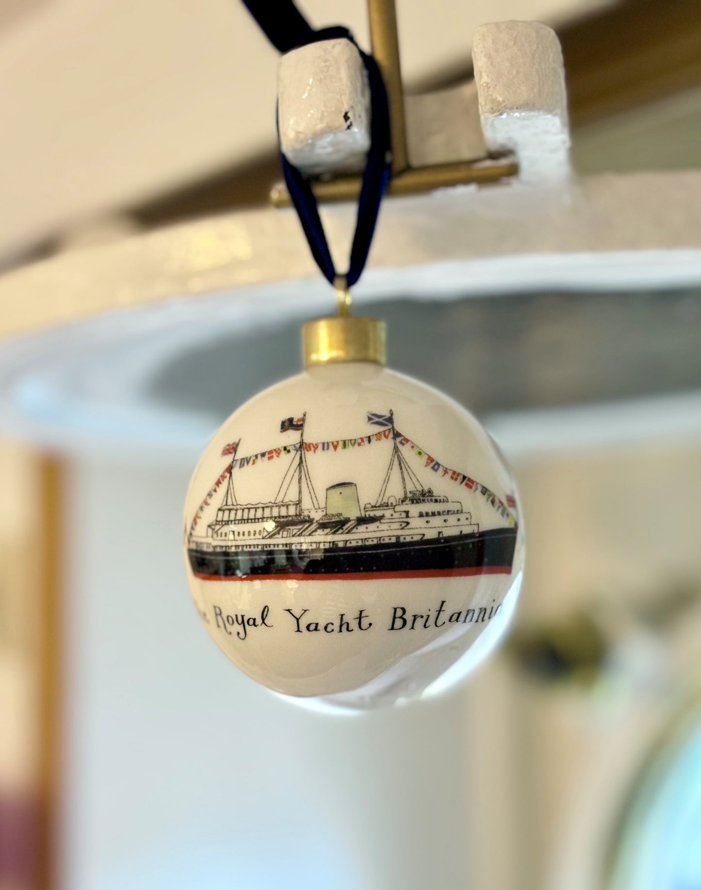 Britannia Flying Flags Bauble